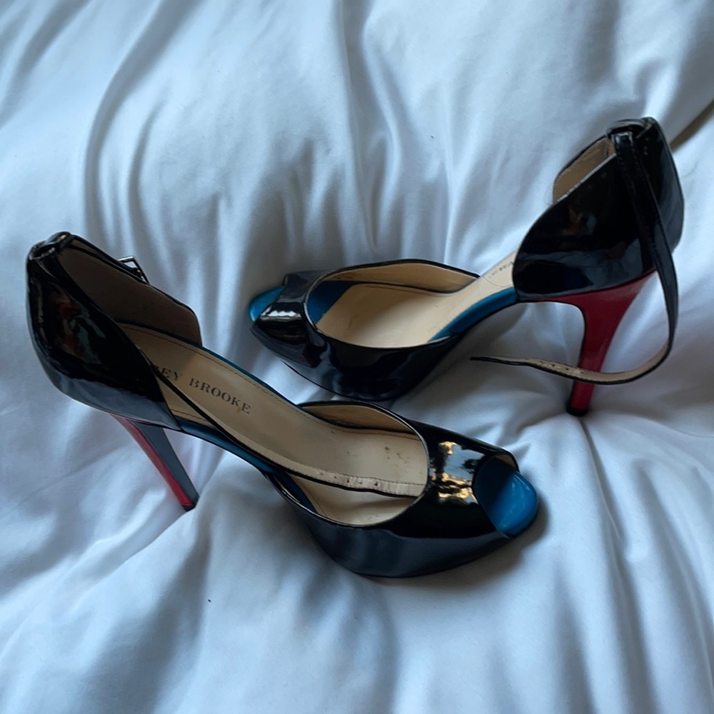 High heels - Picture 2 of 4